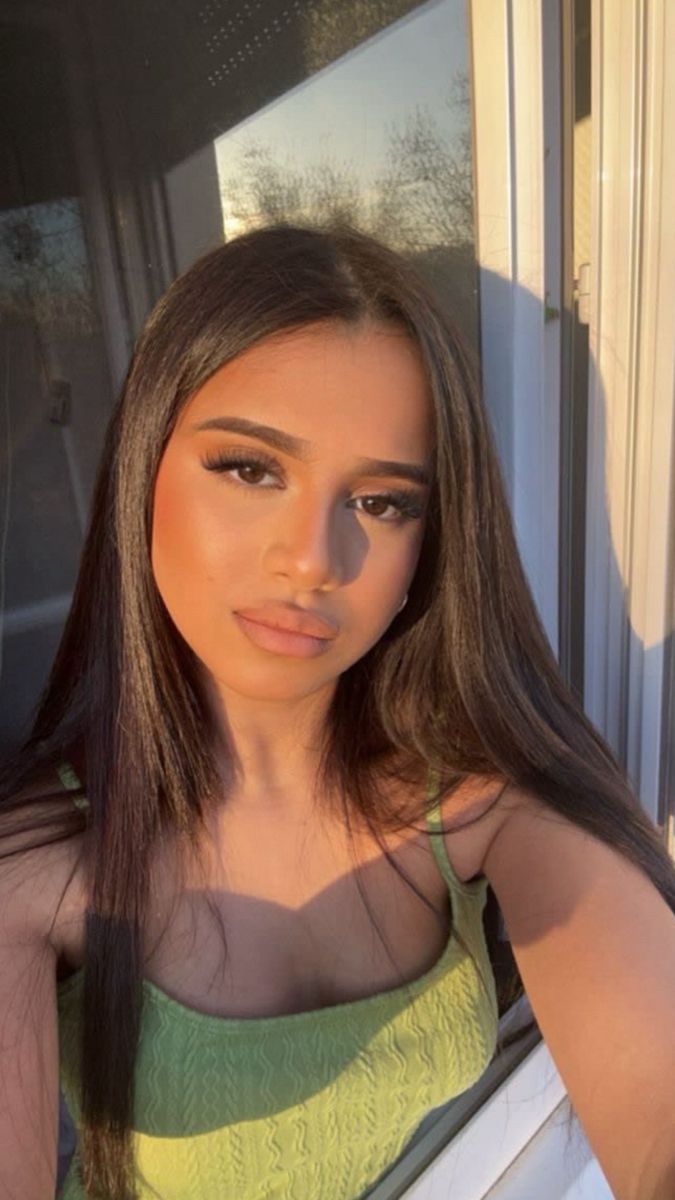 Pendik Escort | Gerçek ve Hemen Escort Hizmeti 1 Pendik sahil ve modern rezidans manzarası